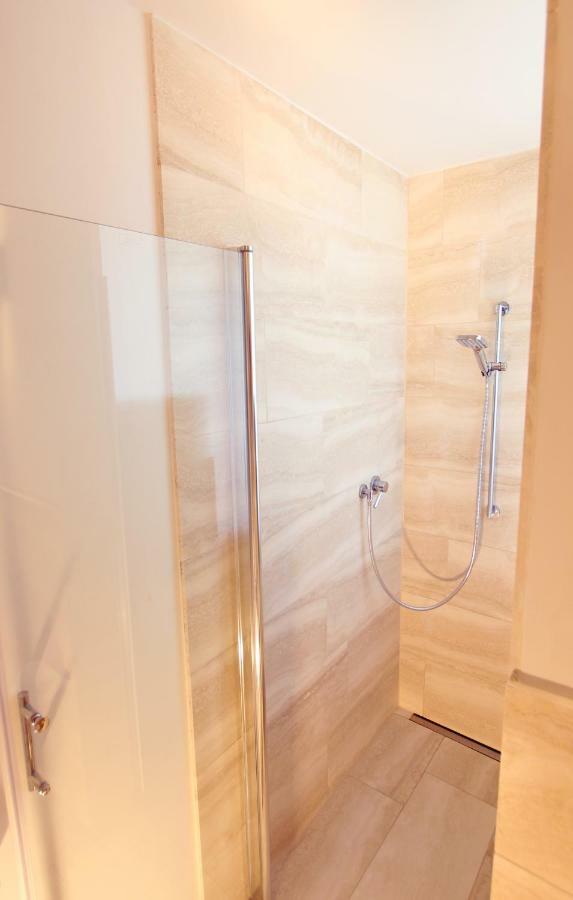 Loft Am See Mit Privatem Badestrand Und Klimaanlage اممنستاد ام بودينسي المظهر الخارجي الصورة